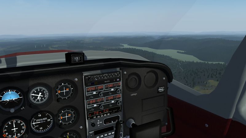 File:C172p-cockpit3.jpg