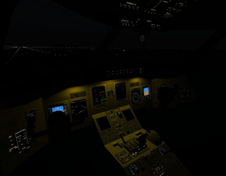 File:CRJ700-cockpit-night.jpg